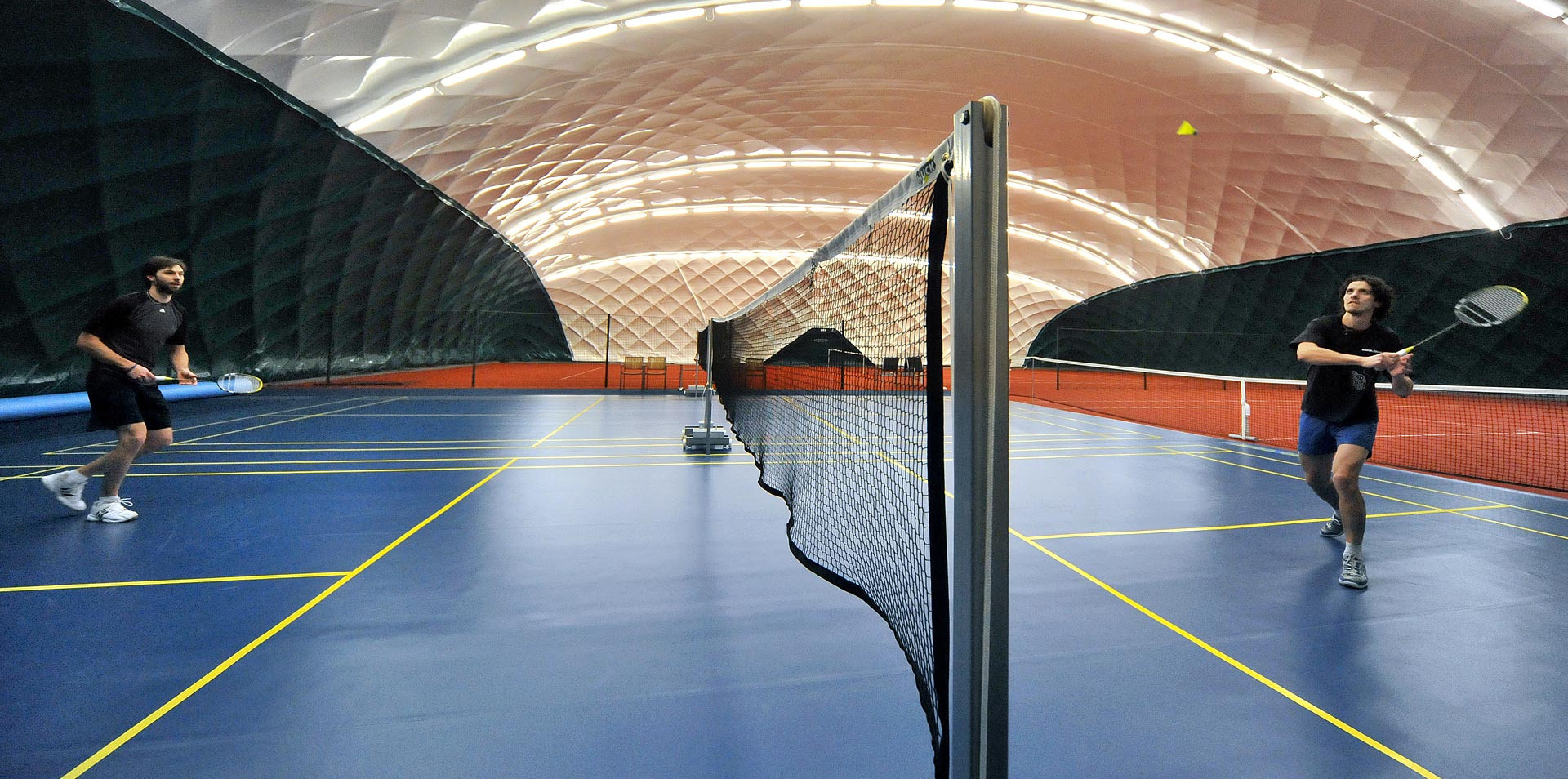 PŘETLAKOVÁ HALA|Tenis a badminton za každého počasí
